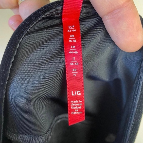 Spanx Ready To Wow Velvet Legging - Picture 10 of 12